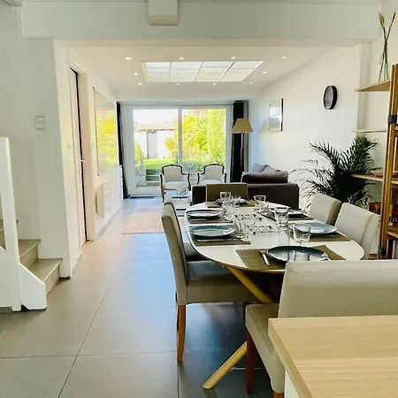 Charmante Petite Maison Flamande